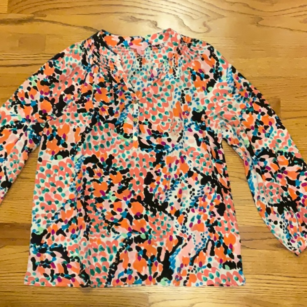 Lilly Pulitzer size M long sleeved 100% silk blouse multicolored with shirring